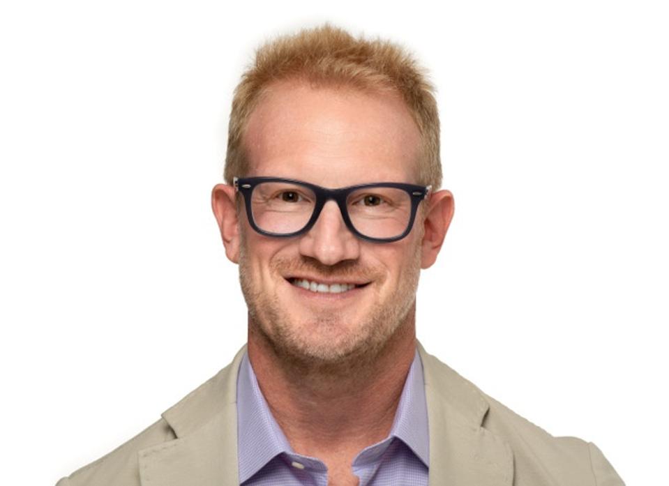 Utilizing AI And Big Data To Reduce Costs And Increase Profits In Departments Across An Organization Gregg Apirian, VP Customer Experience at Korbyt