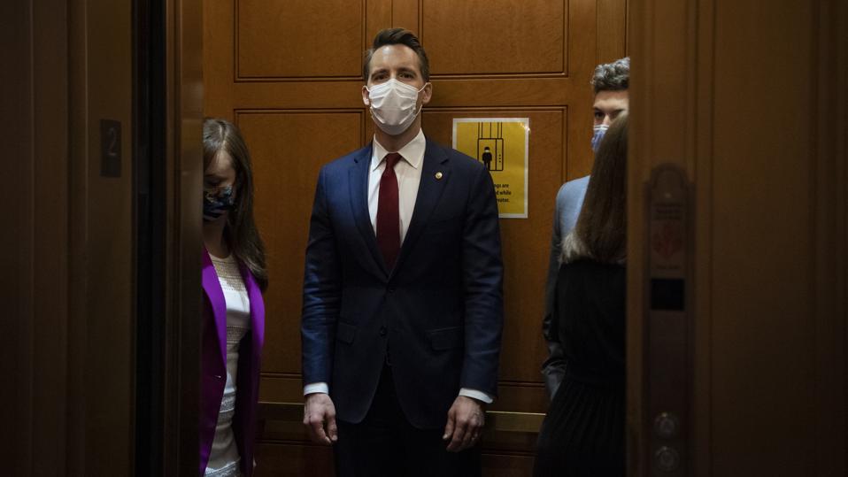 GOP Lawmakers Renew Push To Ban TikTok On Government Devices 2 SENATE VOTE