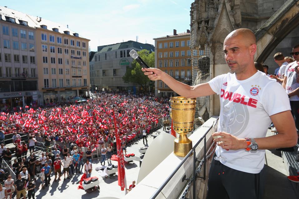 Bayern München feiert den DFB-Pokal 2016