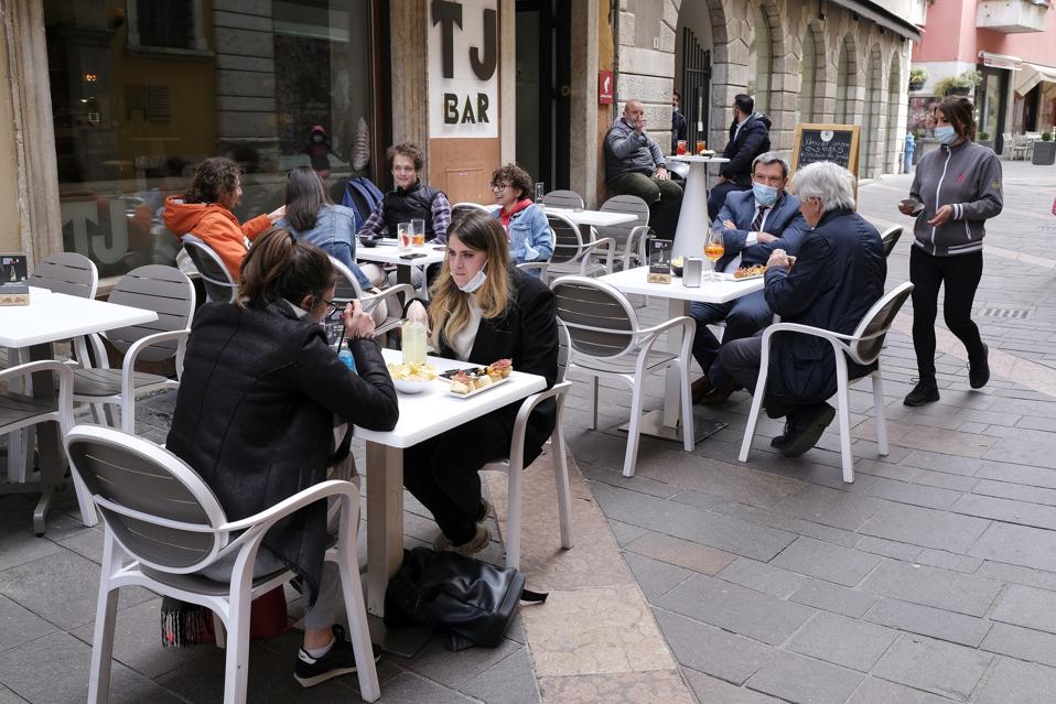 Bar e ristoranti aprono a Trento una settimana prima che in altre parti d'Italia