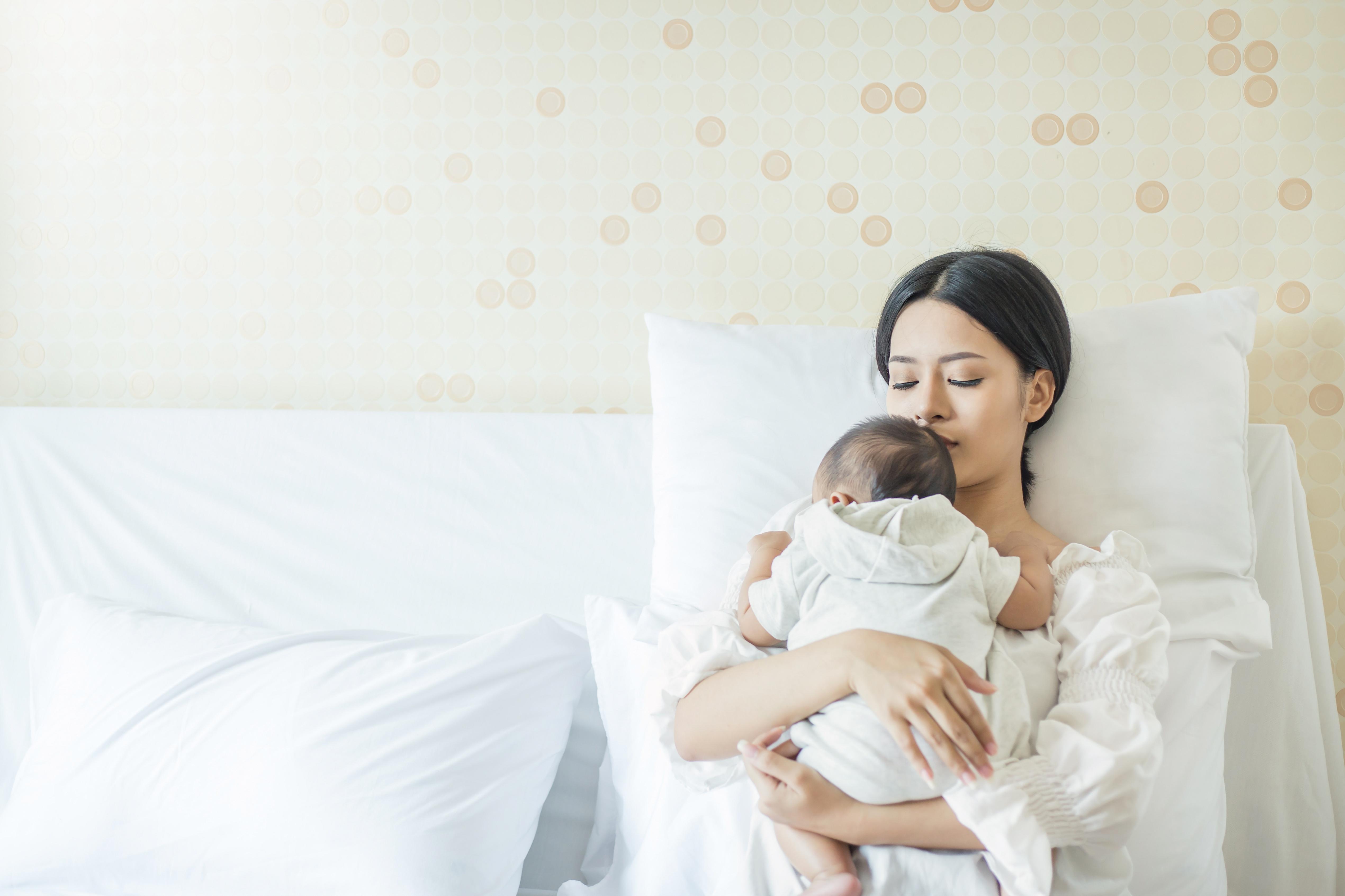 Mother's Day Gifts For New Moms 2021 - Vimarsana News