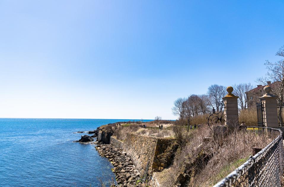 NEWPORT, RI - See the Cliff Walk in Newport, RI