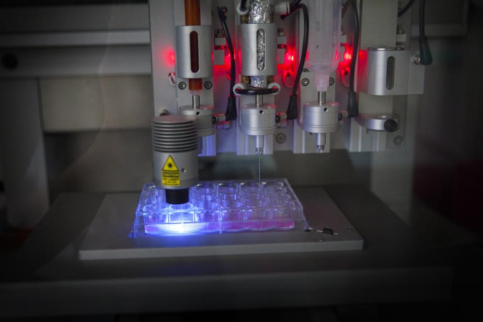 Bioprinting human tissues