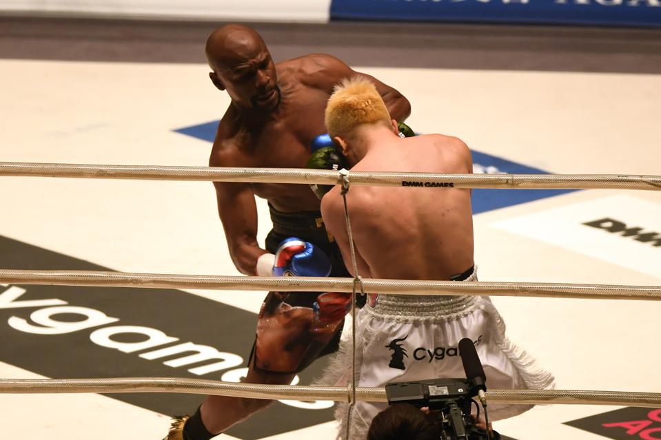 New Logan Paul Vs Floyd Mayweather Odds Have Been Released And The Youtube Star Is Gaining Traction New Logan Paul Vs Floyd Mayweather Odds Have Been Released And The Youtube Star Is Gaining Traction