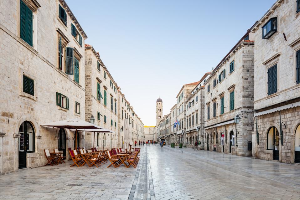 Stradun street, Dubrovnik (dawn)