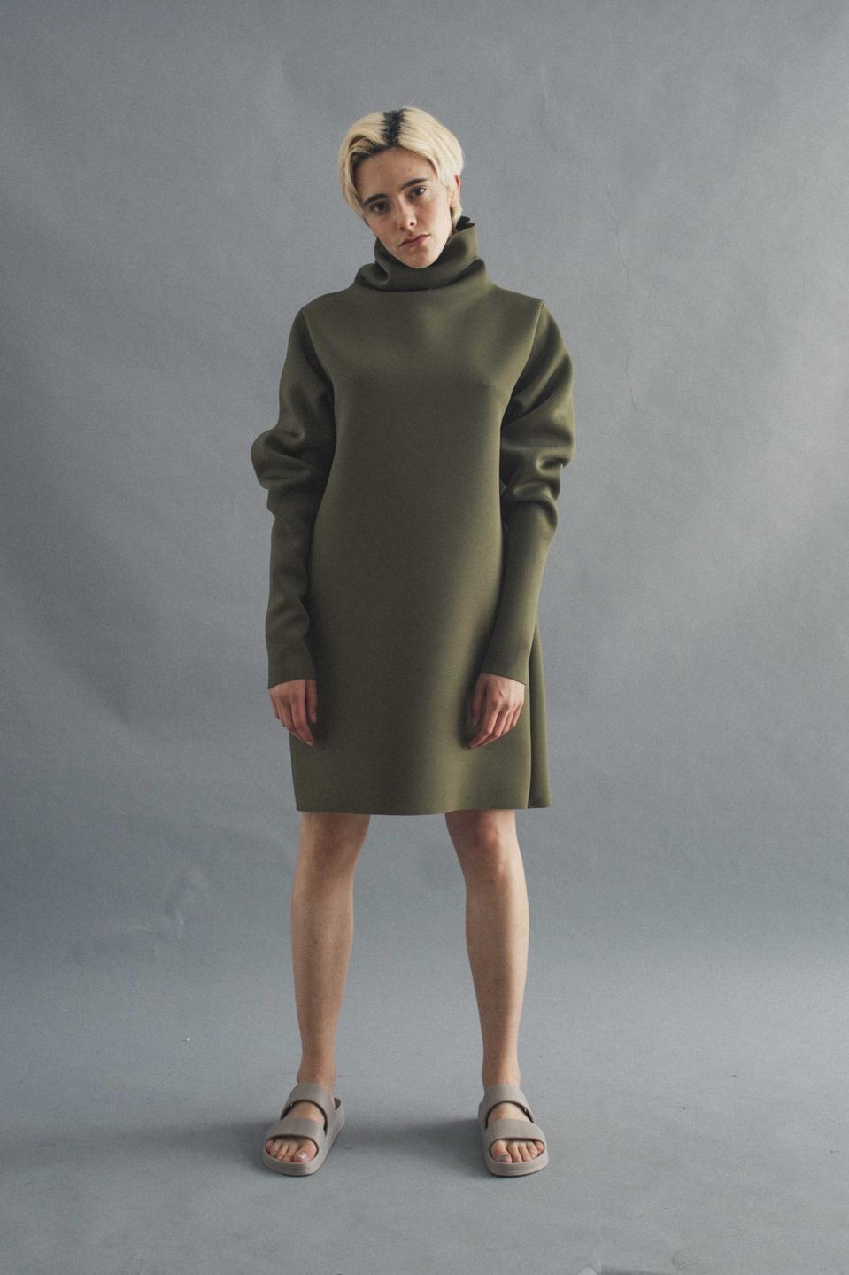 green dress