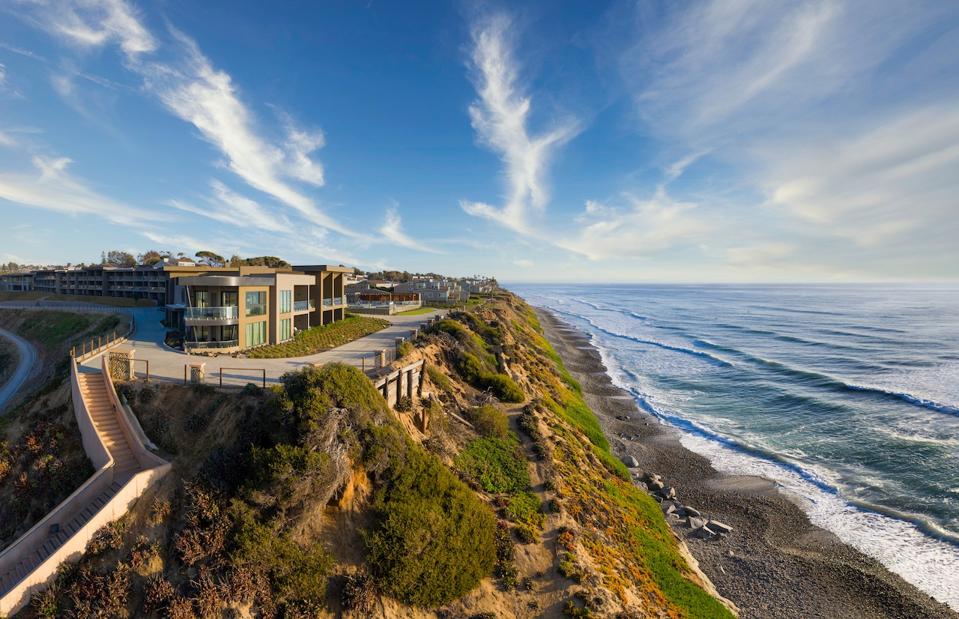 Alila Marea clifftop
