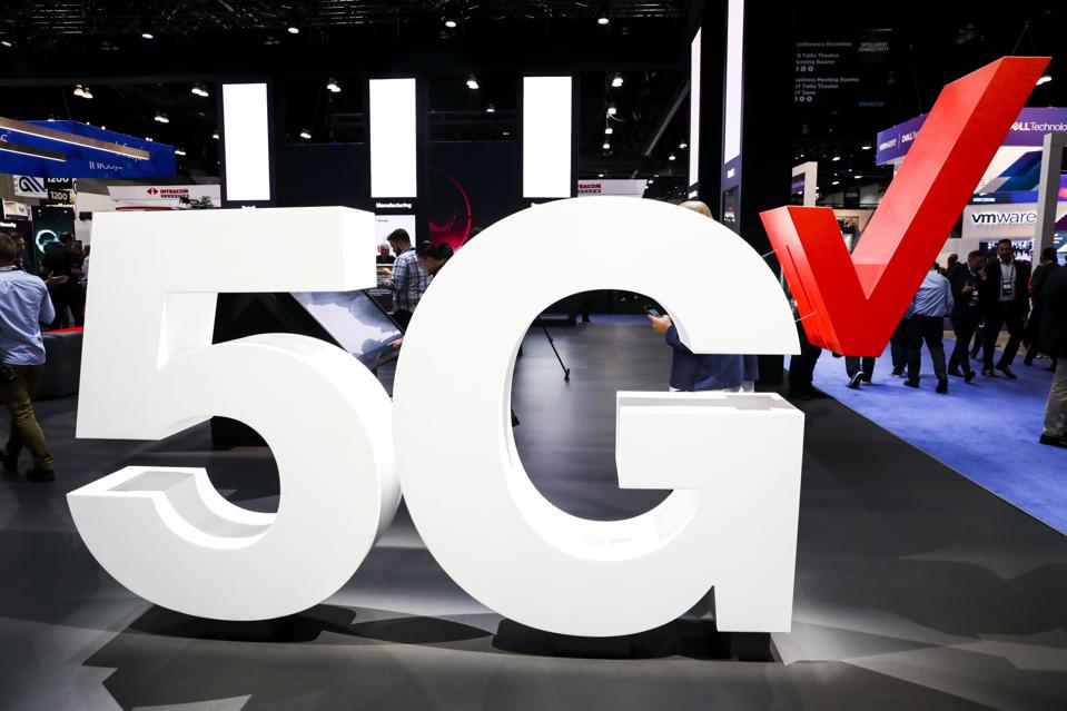 Verizon 5G sign