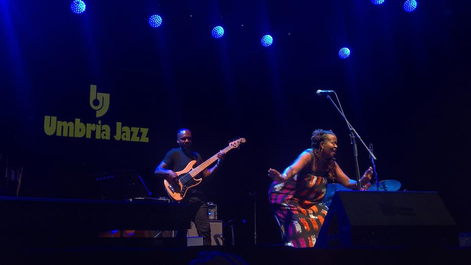 Muzycy jazzowi na scenie