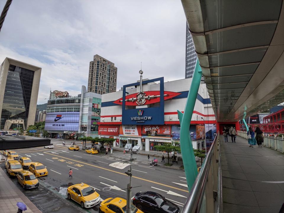 Google's sample photo, apparently shot with a Pixel 5a smartphone.