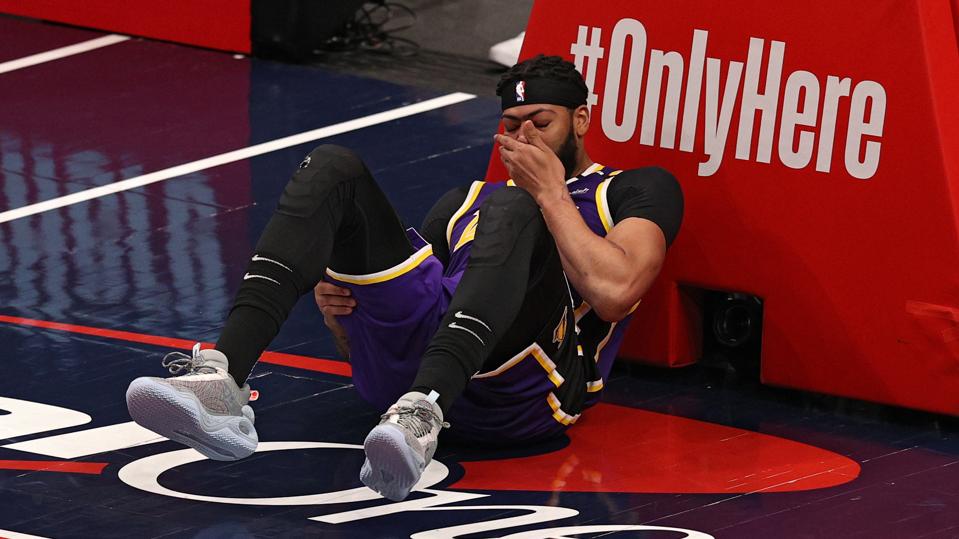 Los Angeles Lakers v Washington Wizards