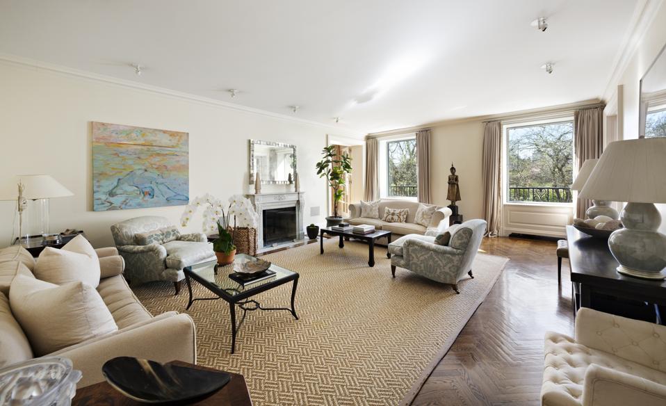 living room inside 1120 Fifth Avenue, Apt 2B New York, NY, USA manhattan museum mile