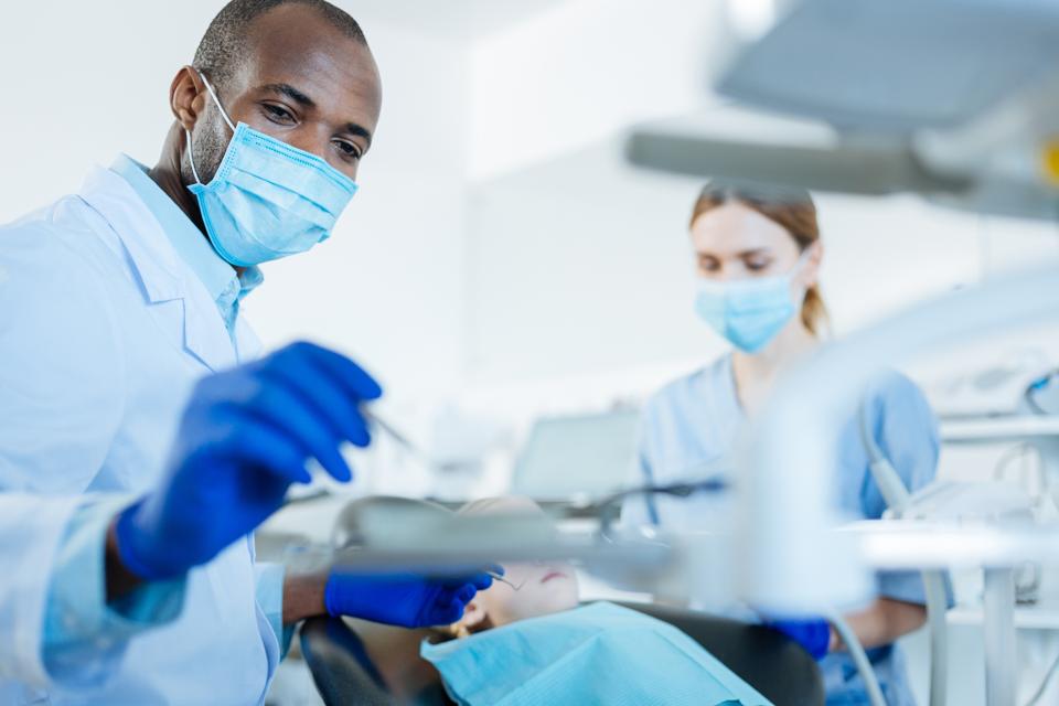 Dentists are now permitted to administer Covid-19 vaccines in 20 states.