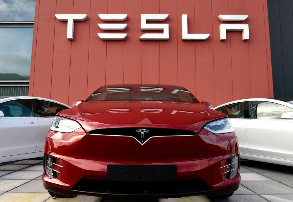 3 Ways Tesla Creates A Personalized Customer Experience