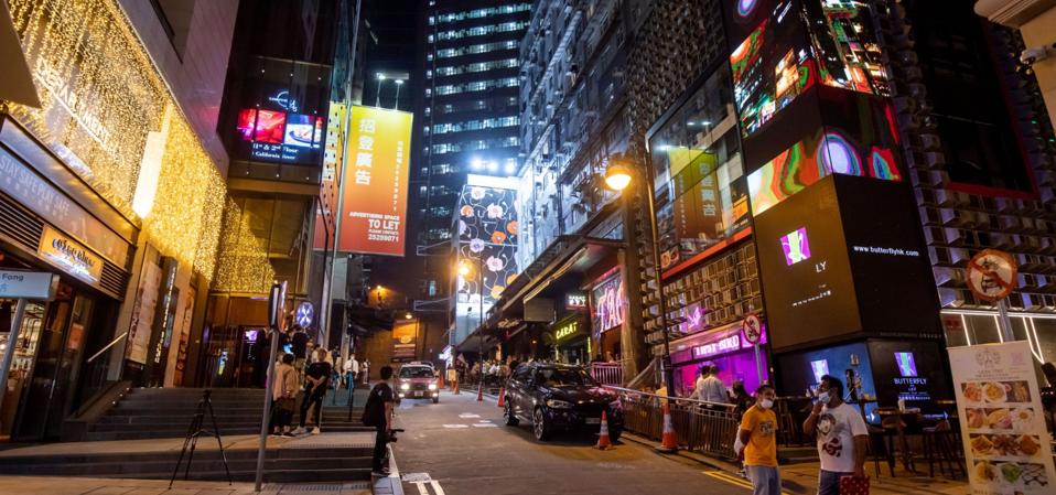 Hong Kong Membuka Semula Bar, Kelab Malam untuk Orang yang Di Vaksinasi