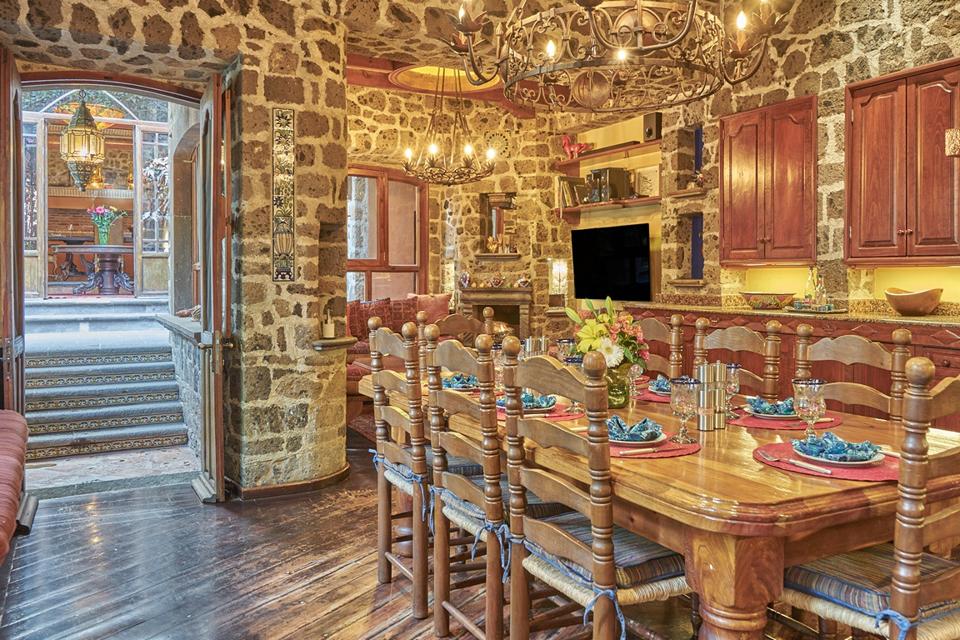 kitchen Chiquitos 2, 2a, Correo 47, Centro. San Miguel de Allende, Guanajuato, Mexico