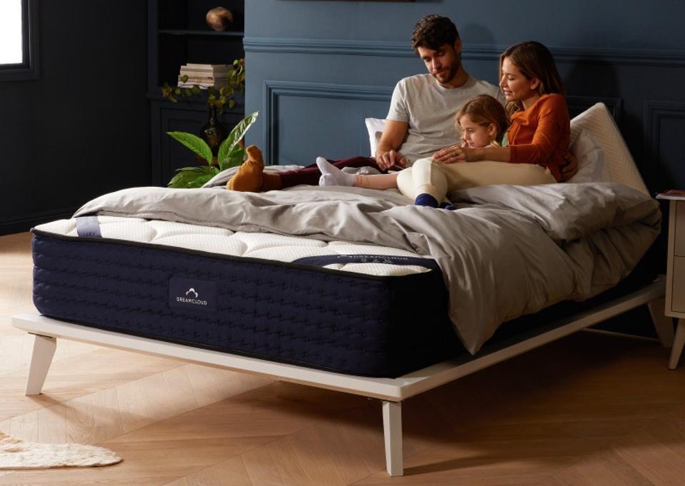 6 Of The Top Cooling Mattresses For Keeping Hot Sleepers From Waking Up In A Sweat Best Mattress For Staying Cool