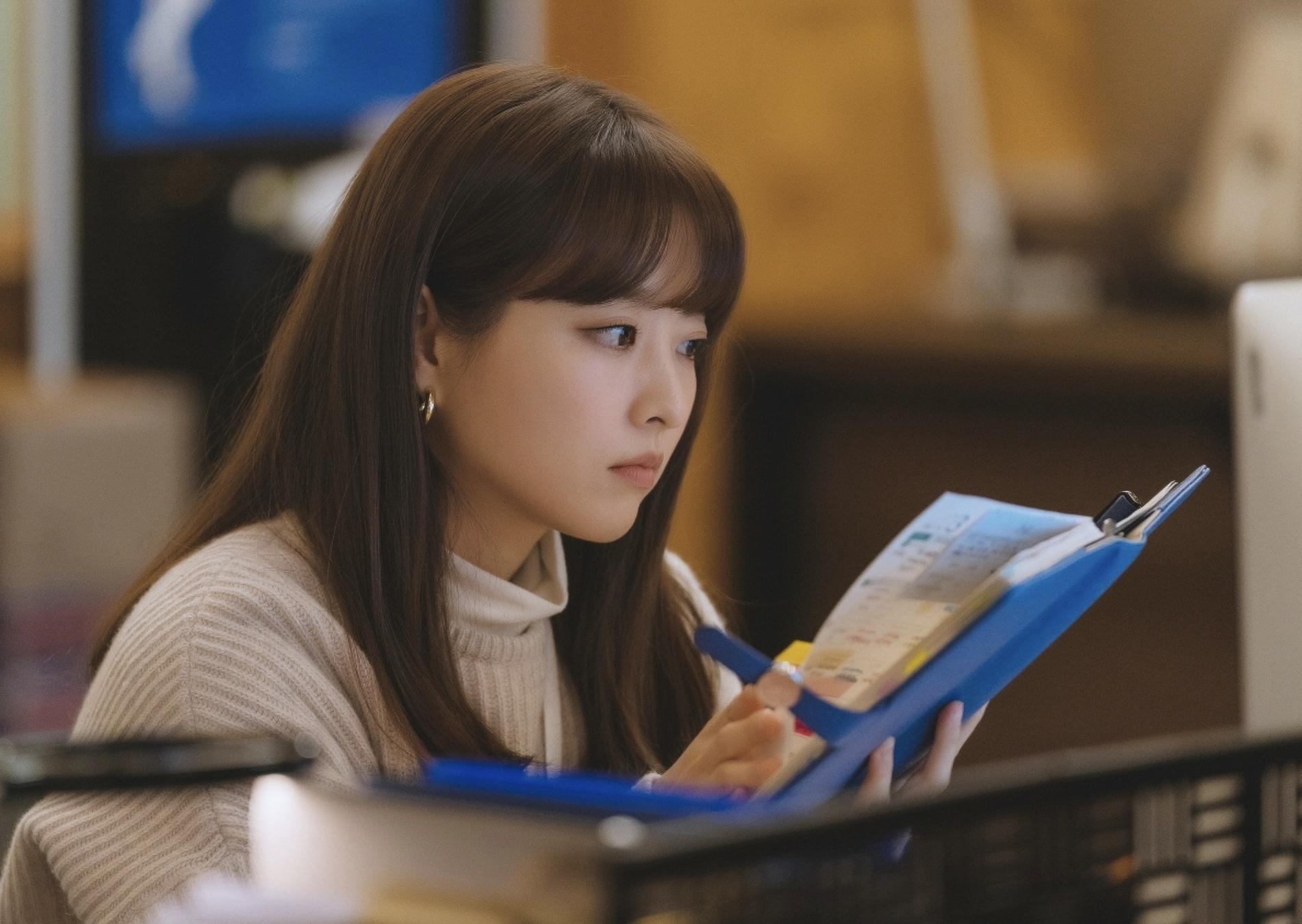 Park Bo-Young Shares Her Thoughts On Choosing 'Doom At Your Service' - Vimarsana News