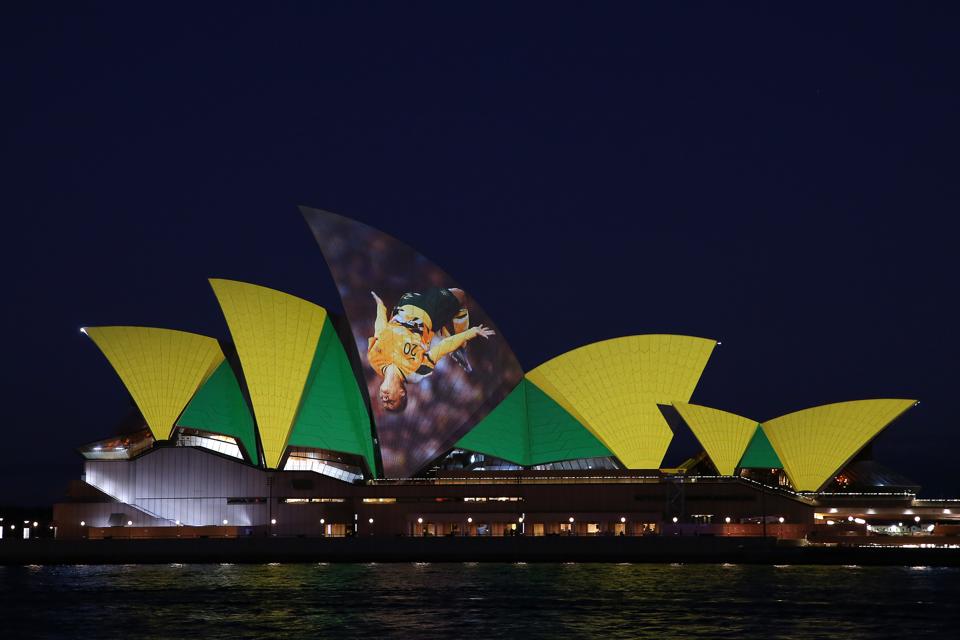 Sydney Opera House lights up ahead of 2023 FIFA Women's World Cup announcement