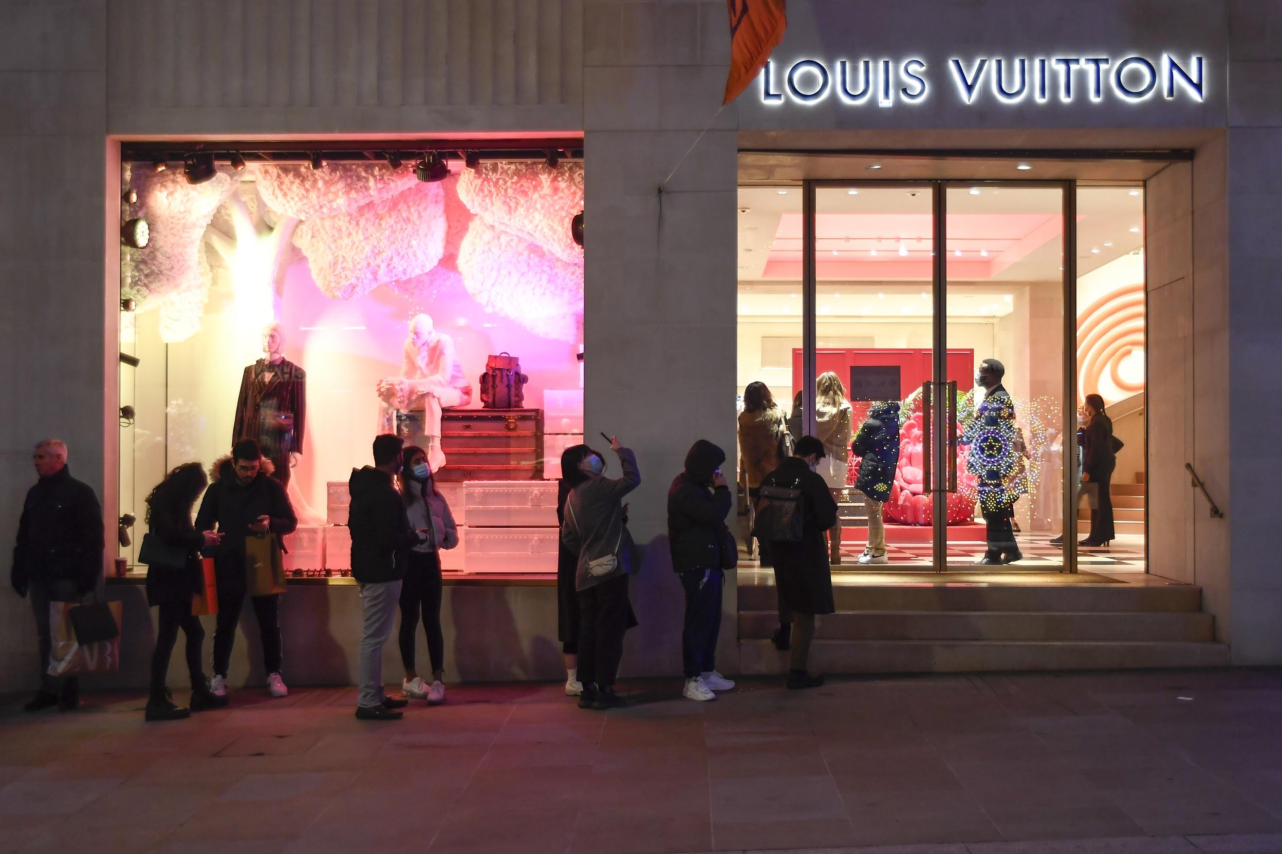 Pent-Up Luxury Demand Keeps LVMH On Top Of The World's Largest Apparel Companies - Vimarsana News