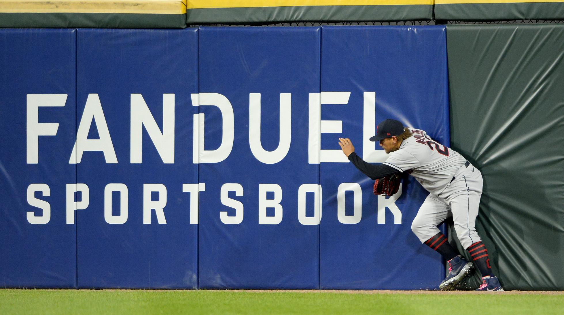 Cleveland Indians v Chicago White Sox