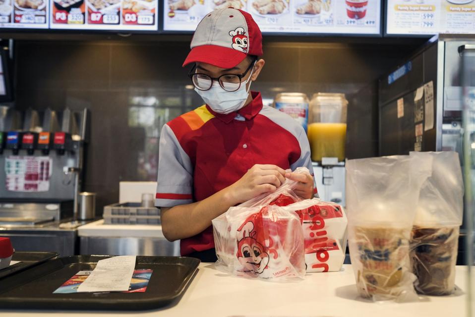 Jollibee Eyes 450 New, Mostly Overseas Stores as It Sees Rebound