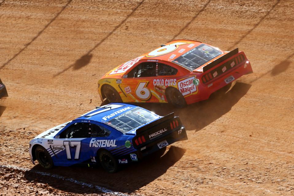 AUTO: MAR 29 NASCAR Cup Series - Food City Dirt Race