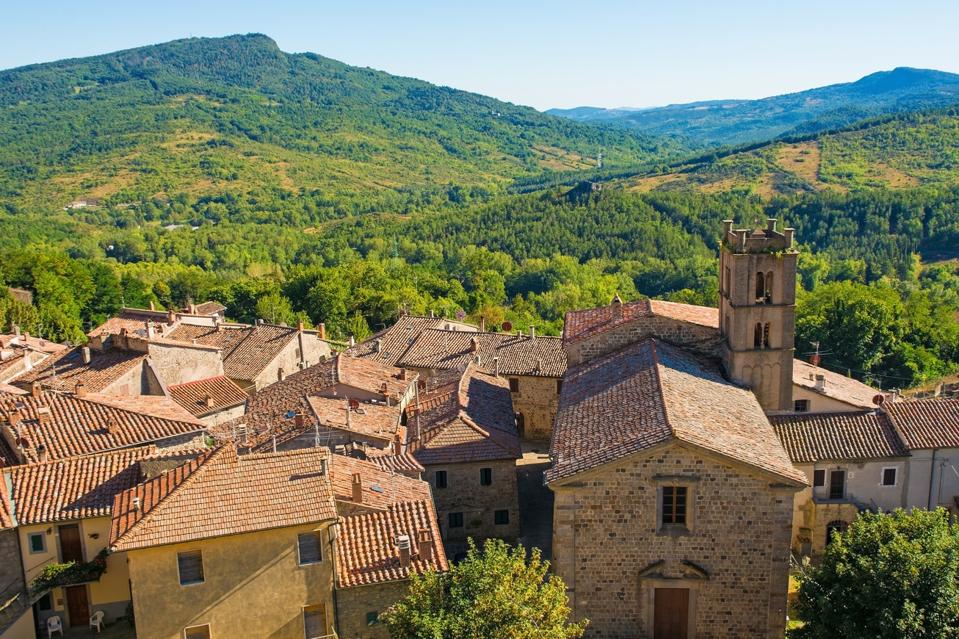 Santa Fiora, Toscana, italia, trabajar a distancia, vivir en el extranjero, recibir un pago para mudarse