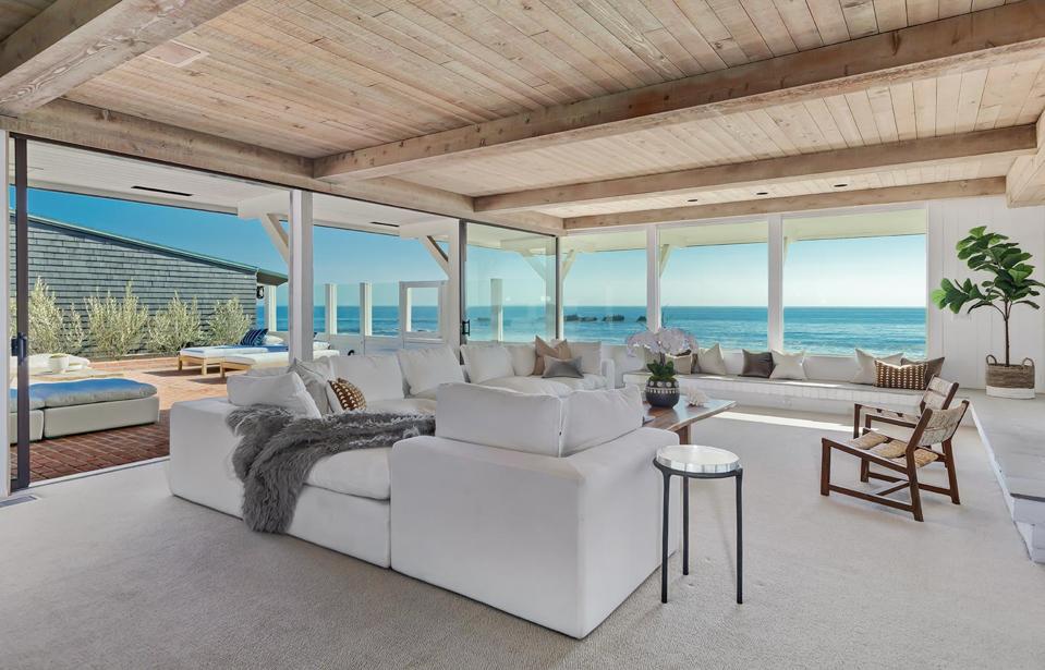 living room inside beachfront house 23334 Malibu Colony Rd Malibu, CA, USA