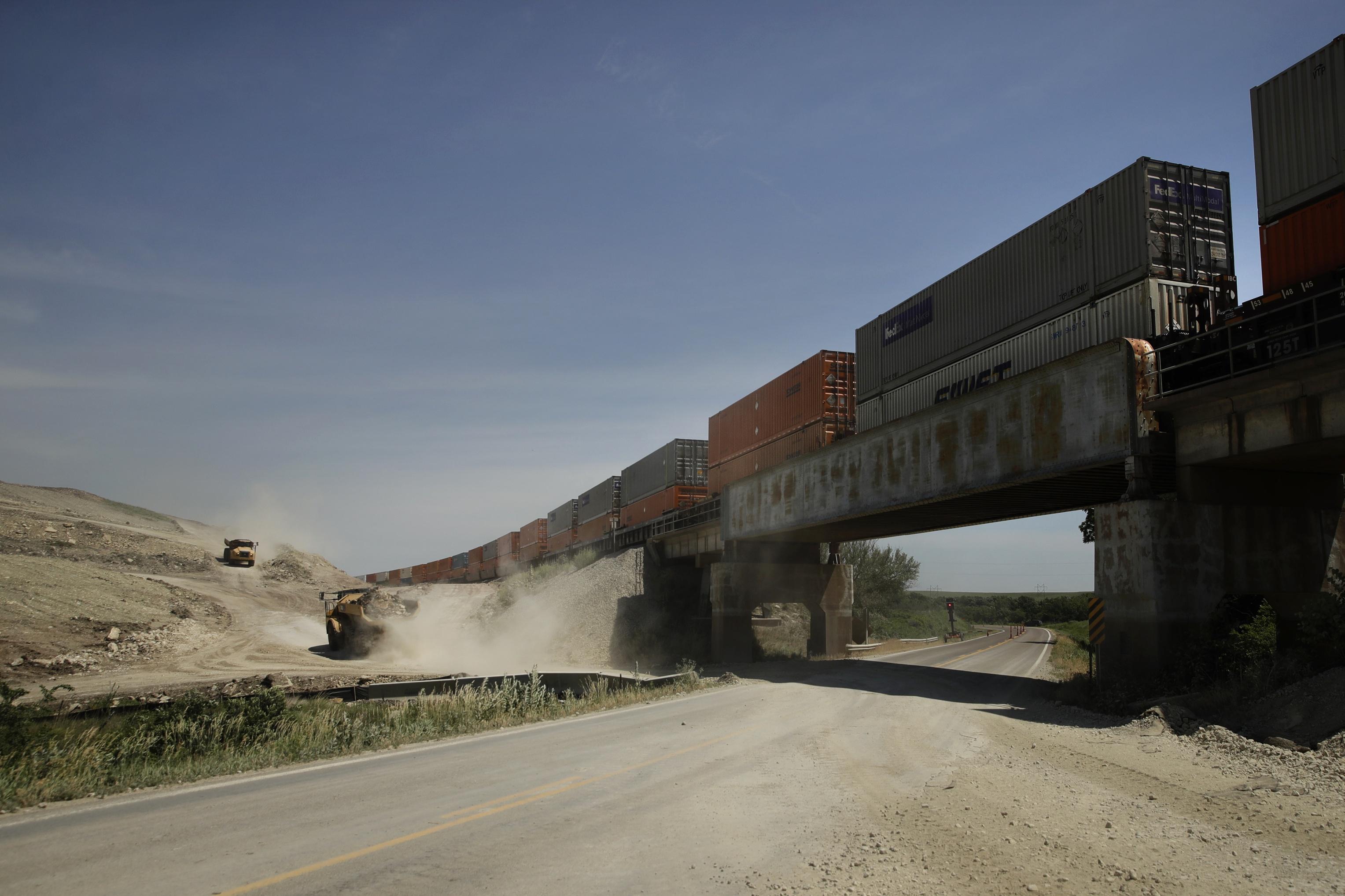 'Big Tech' Risks Going Down A Path Of Decline Paved By 'Big Rail' - Vimarsana News