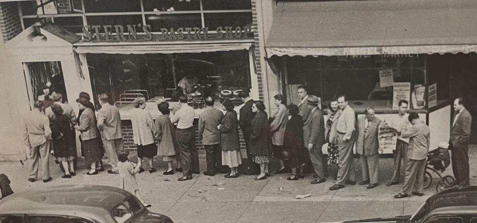 Stern's Pastry Shop in Midwood, Brooklyn with a long line out the door