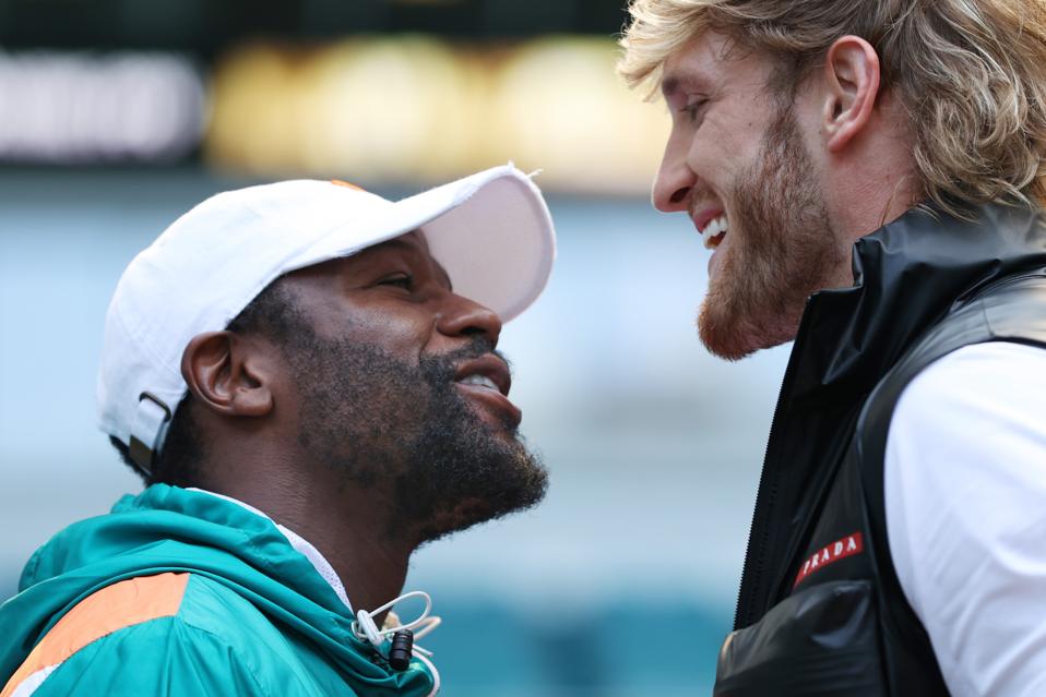 Floyd Mayweather vs Logan Paul odds showtime