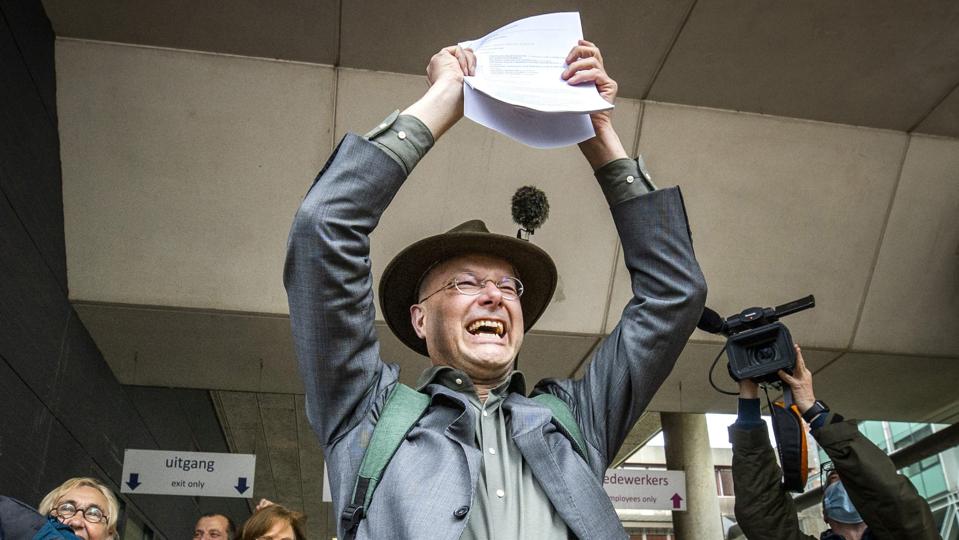 NETHERLANDS-BRITAIN-ENVIRONMENT-ENERGY-COURT-SHELL