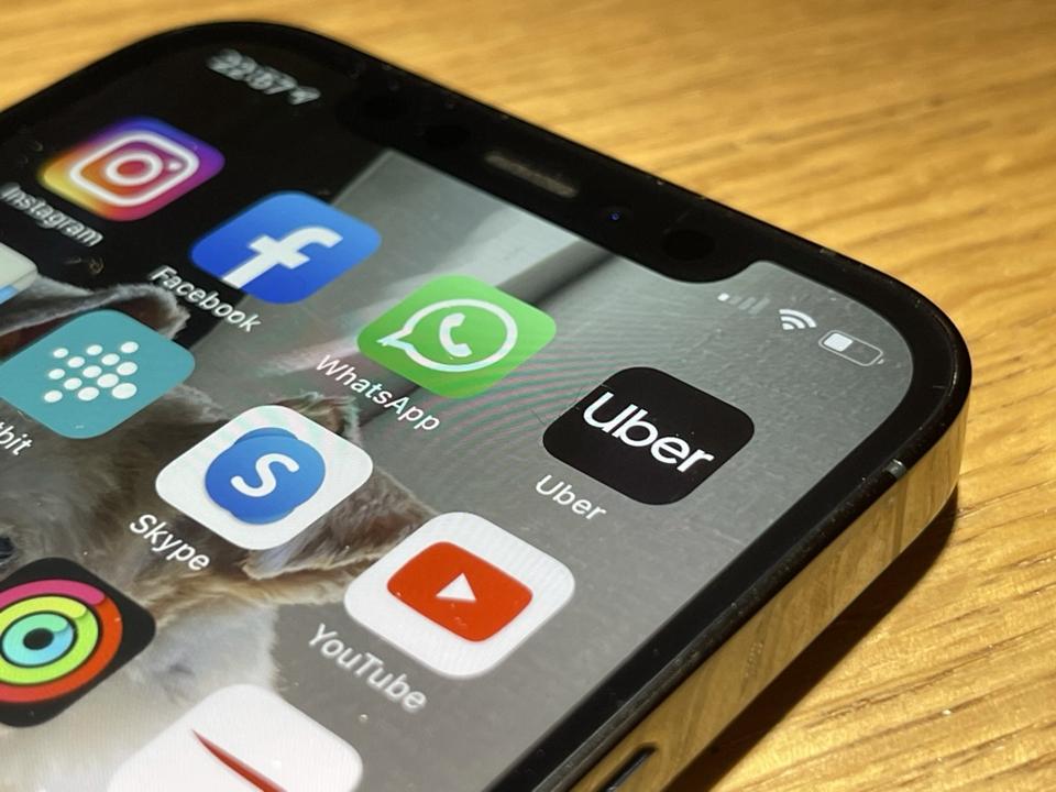 Are these apps draining your smartphone battery fast?