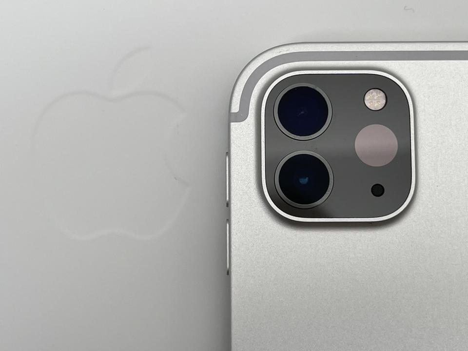 The new iPad Pro with its dual cameras and LiDAR scanner.