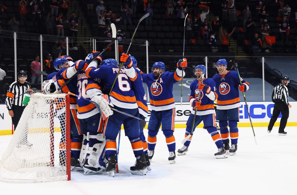Pittsburgh Penguins v New York Islanders - Game Six