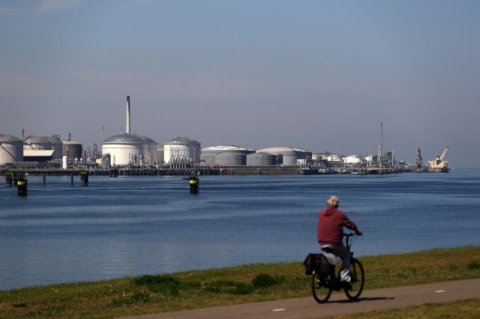 ExxonMobil and Shell lose major decisions because of their weak climate commitments