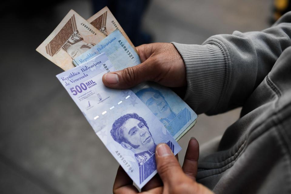 VENEZUELA-CRISIS-ECONOMY-CURRENCY