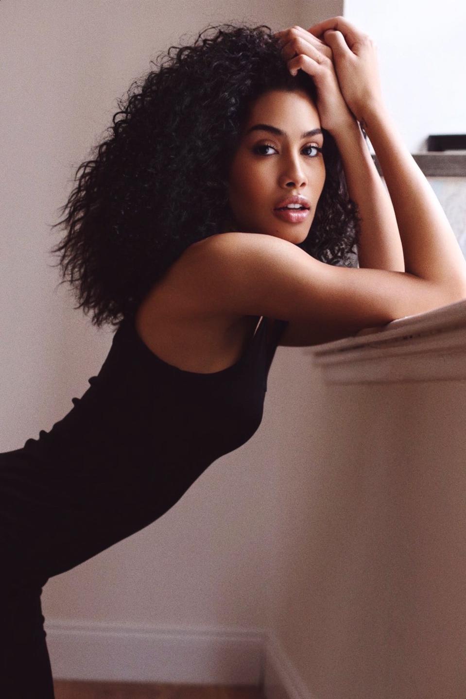 Leyna Bloom poses for the photographer.