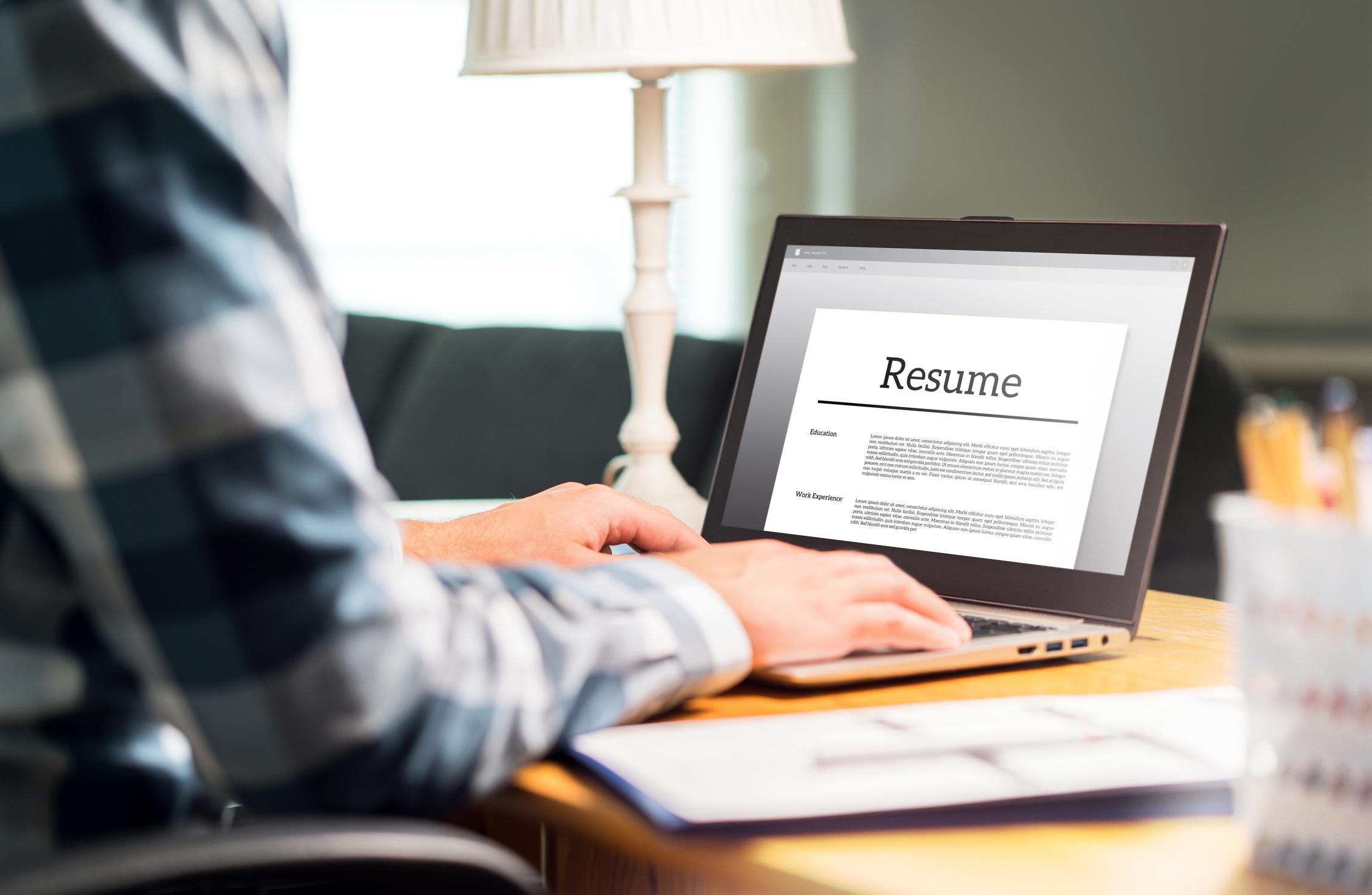 How To Write A Competitive Resume In 2021 - Vimarsana News
