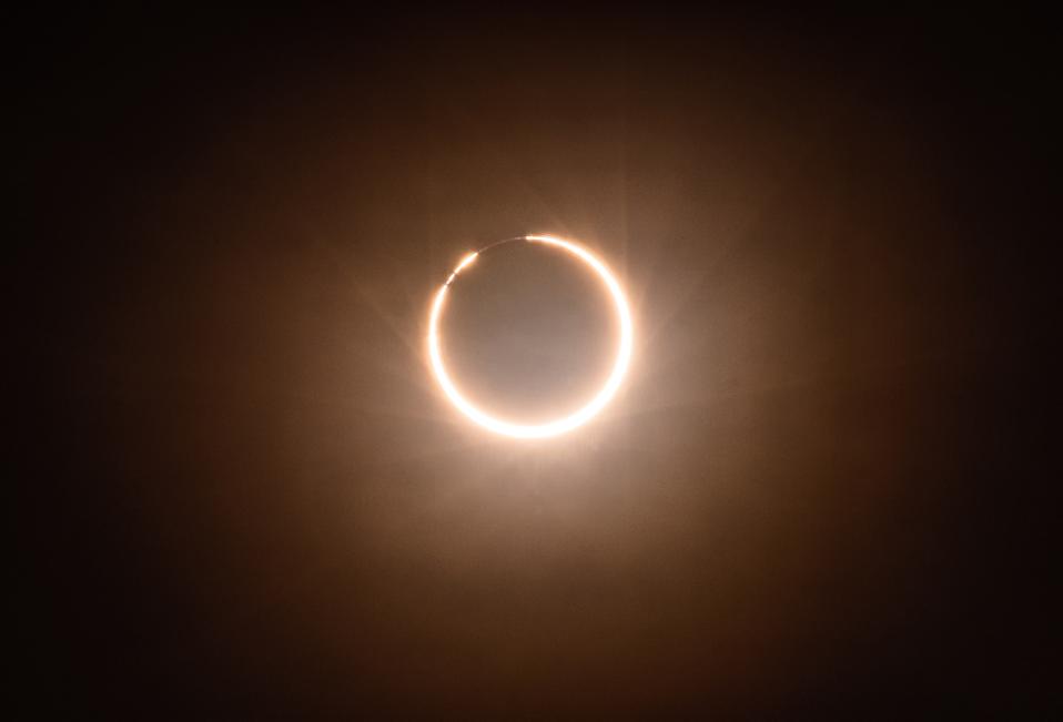 Une éclipse annulaire