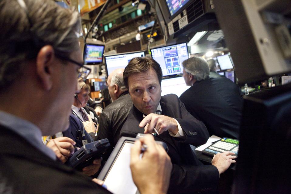 USA - Business - Dow Drops 200 Points
