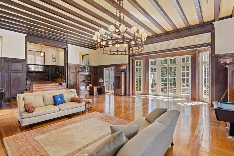 moody sisters montecito mansion at 430 Hot Springs Road Santa Barbara
