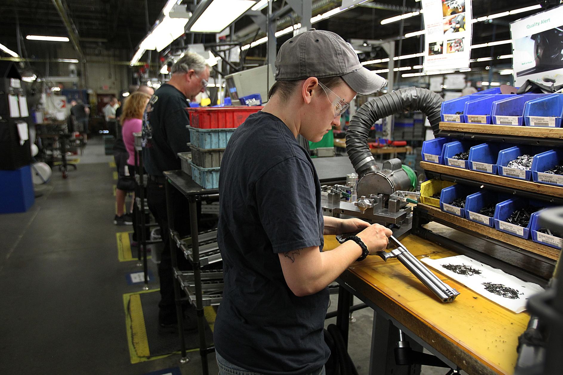 Gun Industry Jobs Are On The Rise - Vimarsana News