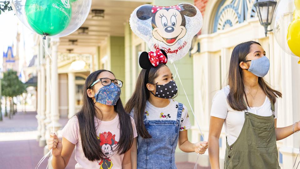 Walt Disney World Resort guests wearing face masks
