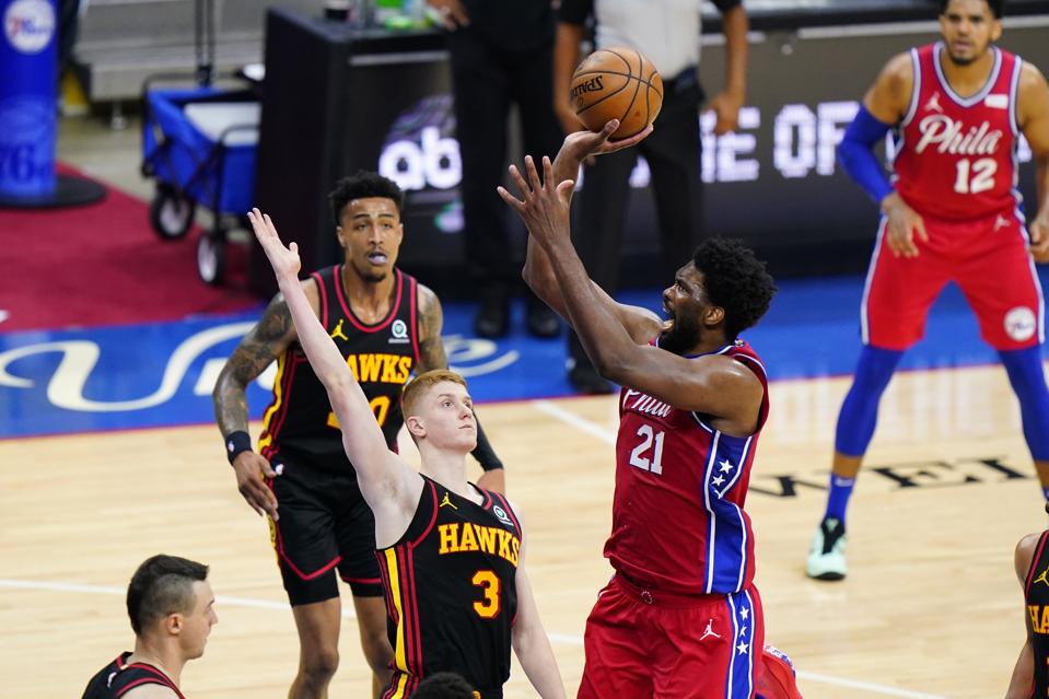 Hawks 76ers Basketball