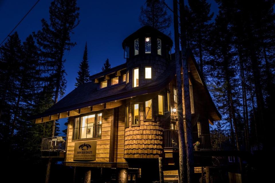ponderosa chalet at night with twinkling stars turret