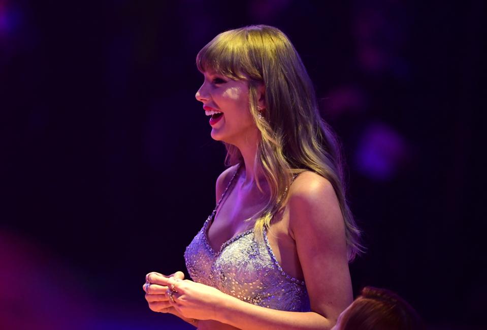 BRIT Awards 2021 - Pertunjukan - London