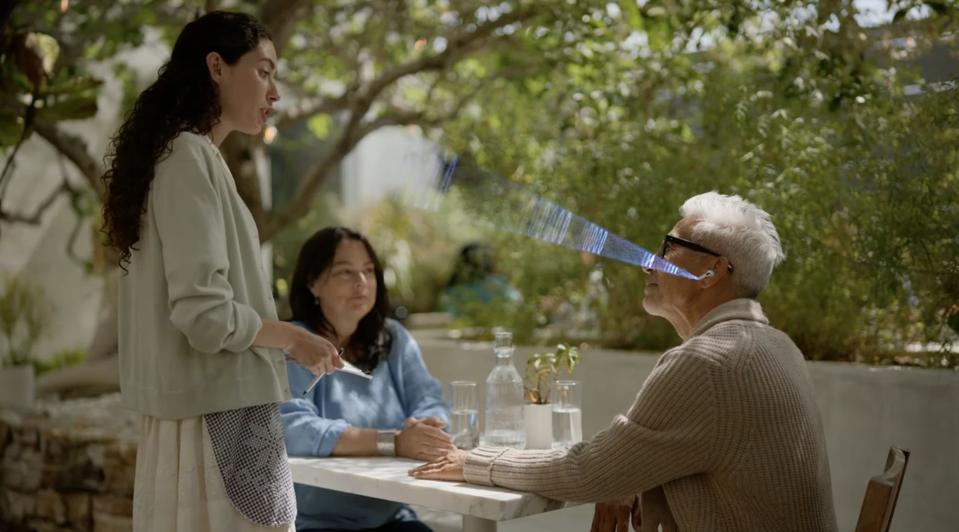 Impulsa la conversación en AirPods Pro.