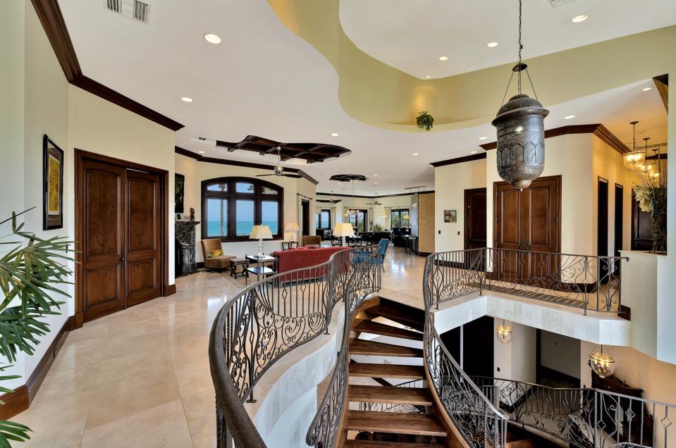 living area inside vero beach hutchinson island house dale sorensen real estate